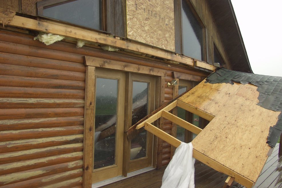 Наводнение и деревянный дом. Что делать, если ваш дом затопило? Как просушить и восстановить дом после наводнения. Чем обработать дом после затопления.