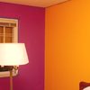 Два цвета в интерьере комнаты. Выбор цвета краски для стен и потолка. Дизайн интерьера. Комбинированная покраска стен. Окраска комнаты в два цвета.