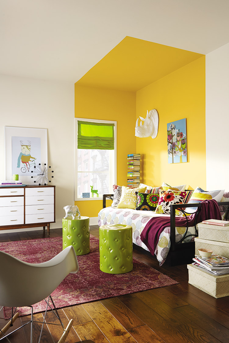 Идеи окраски интерьера маленькой комнаты. Фото примеры Цветовые схемы. Зоны интерьера в малогабаритной квартире. Краски Sherwin-Williams Шервин Вильямс. Дизайн интерьера маленькой комнаты.