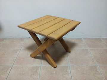 Столик складной деревянный с тонировкой