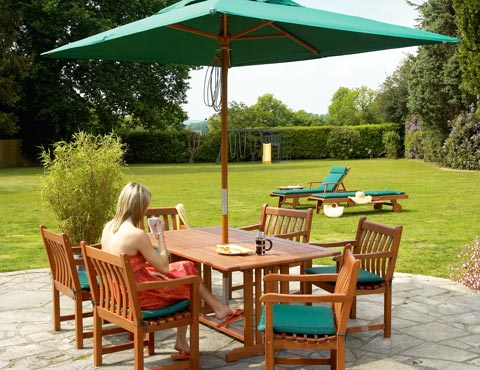 Садовая мебель ALEXANDER ROSE из Англии. Скамейки, стулья, столы, шатры, диваны-качели, зонты.